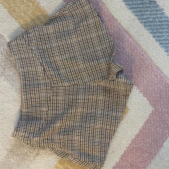 Houndstooth pattered pleated shorts - Picture 3 of 5